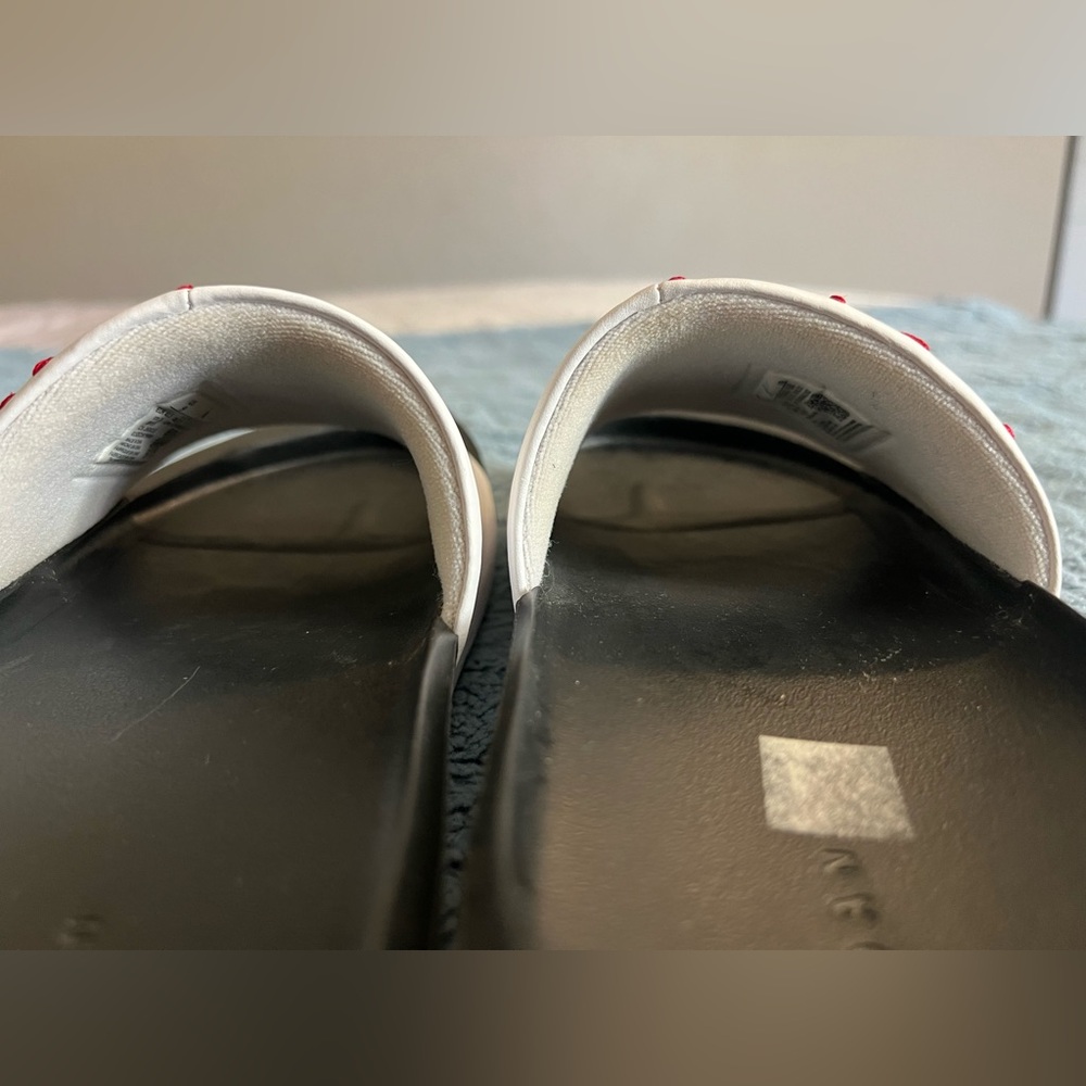 Jordan White and Red Nola Slide Sandals, women’s Size 9 - Picture 5 of 7